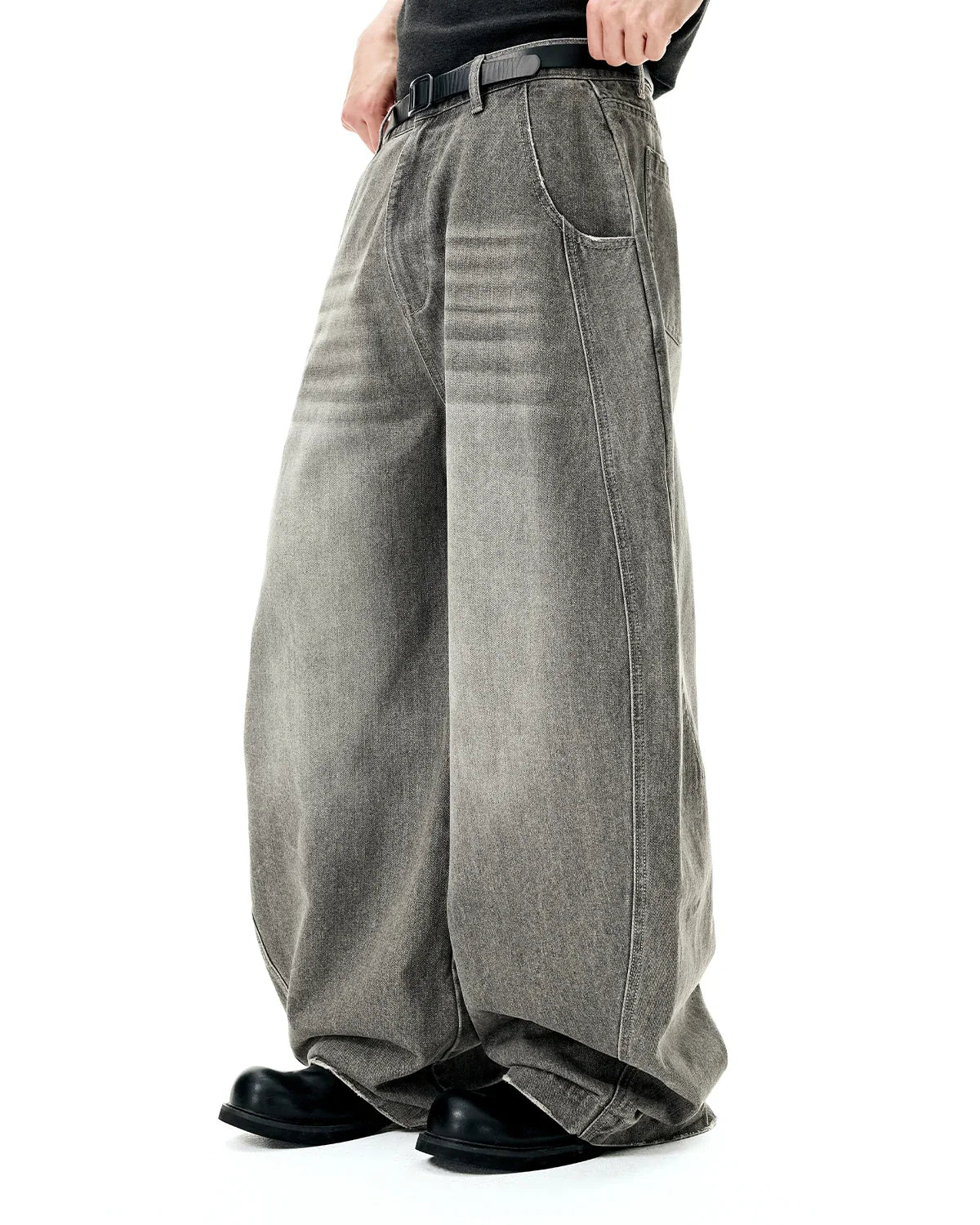 Washed Barrel Baggy Jeans
